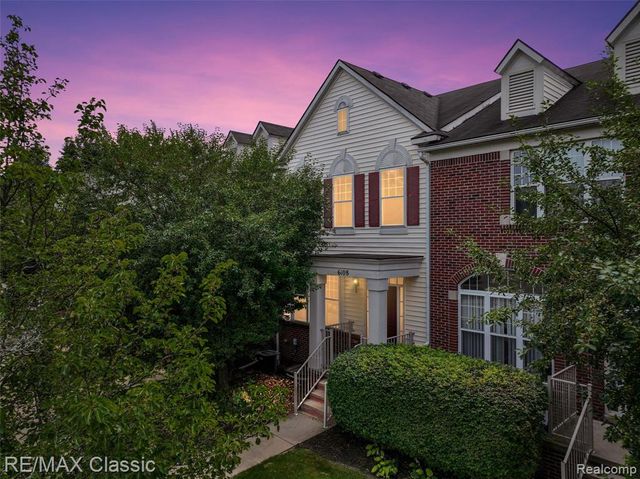 6108 Heron Hills Drive 56, Walled Lake, MI 48390