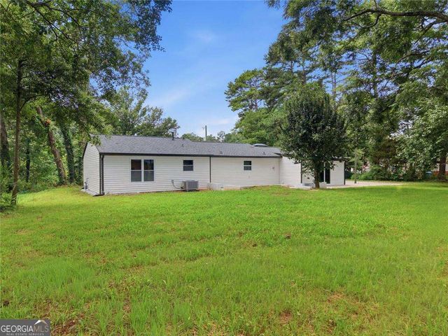 978 Hilltop Court, Lawrenceville, GA 30045