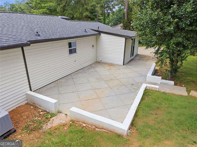 978 Hilltop Court, Lawrenceville, GA 30045