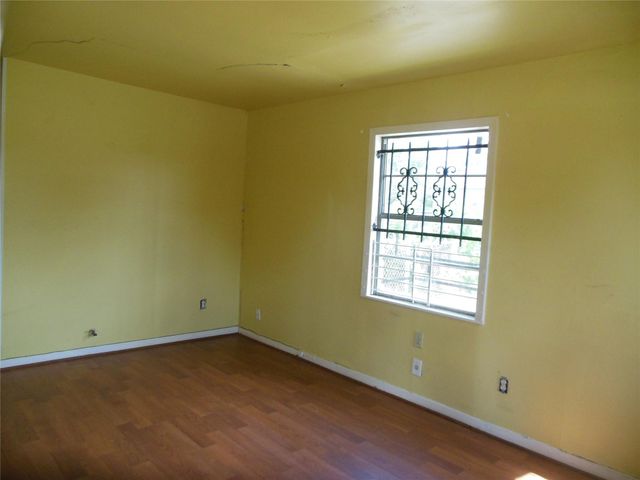 8110 Livingston, Houston, TX 77051