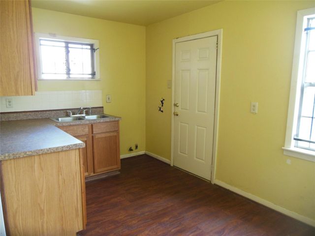 8110 Livingston, Houston, TX 77051