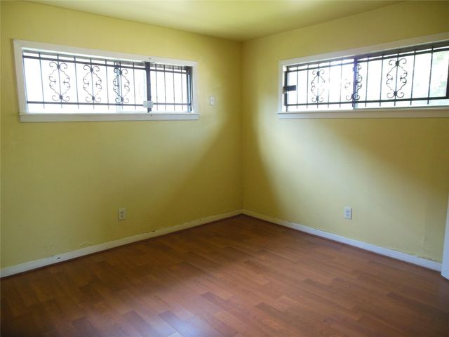 8110 Livingston, Houston, TX 77051