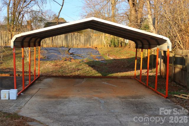 9323 Winter Elm Lane, Charlotte, NC 28227