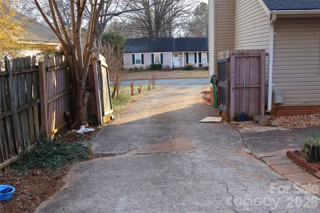 9323 Winter Elm Lane, Charlotte, NC 28227