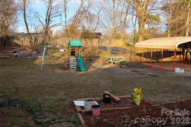 9323 Winter Elm Lane, Charlotte, NC 28227