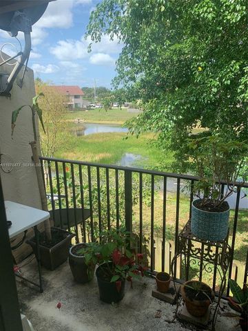 300 Nottingham Circle J, Greenacres, FL 33463