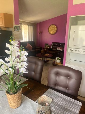 300 Nottingham Circle J, Greenacres, FL 33463