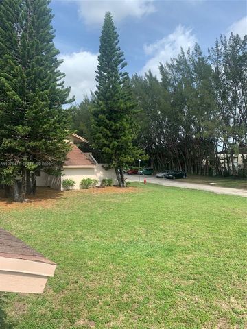 300 Nottingham Circle J, Greenacres, FL 33463