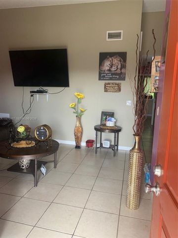 300 Nottingham Circle J, Greenacres, FL 33463