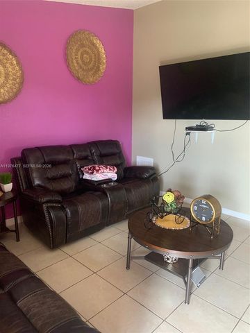 300 Nottingham Circle J, Greenacres, FL 33463