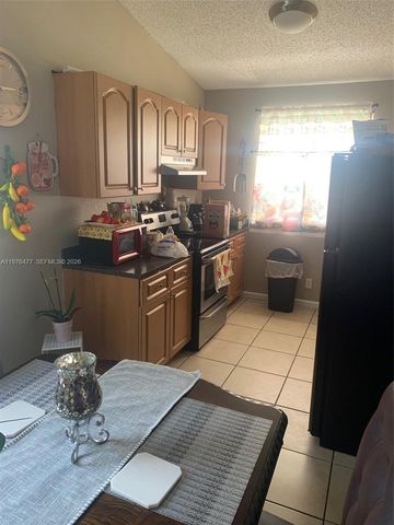 300 Nottingham Circle J, Greenacres, FL 33463