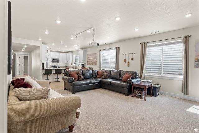 244 W COLUMBINE CIR, Saratoga Springs, UT 84045