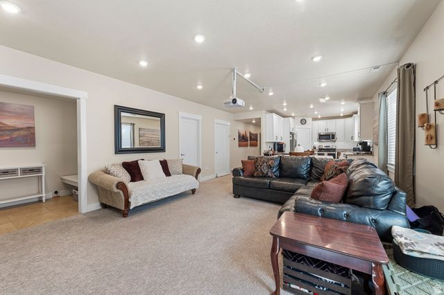 244 W COLUMBINE CIR, Saratoga Springs, UT 84045