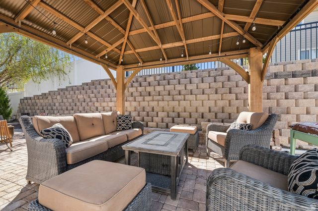 244 W COLUMBINE CIR, Saratoga Springs, UT 84045