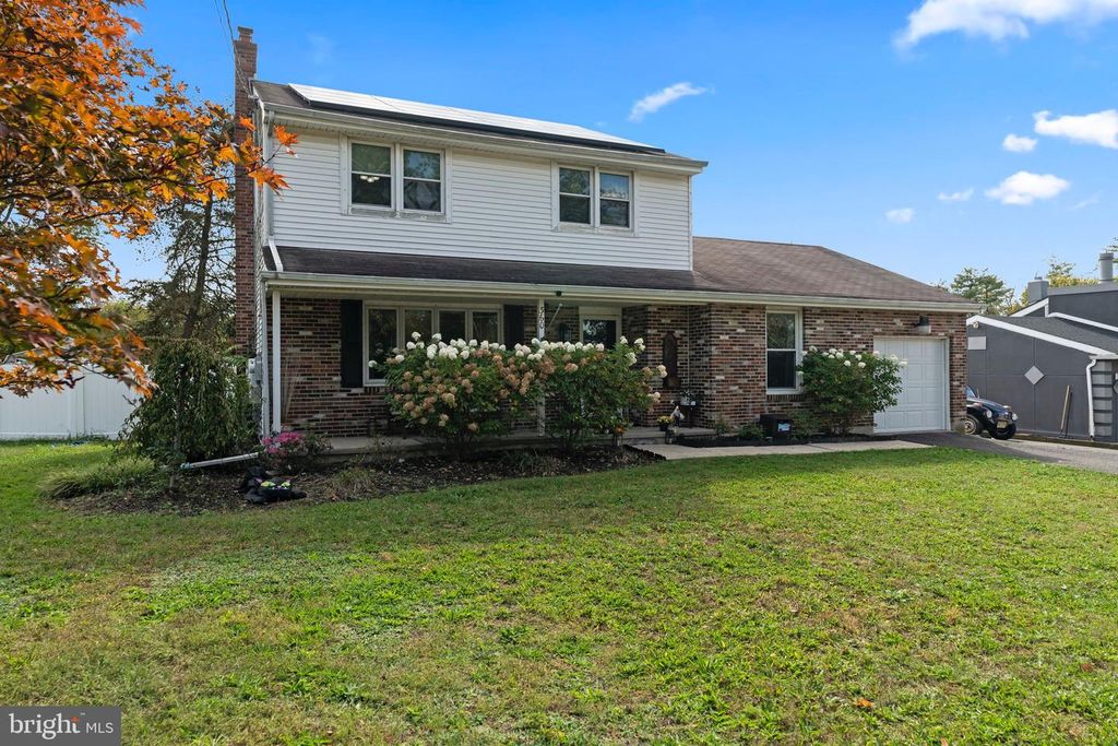 360 LOWER LANDING RD, Blackwood, NJ 08012