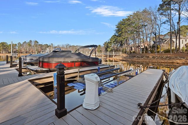 107 Waterhouse Court, Mooresville, NC 28117