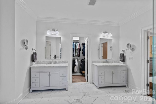 107 Waterhouse Court, Mooresville, NC 28117