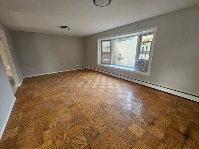 863 N Northwest Highway 1, Park Ridge, IL 60068