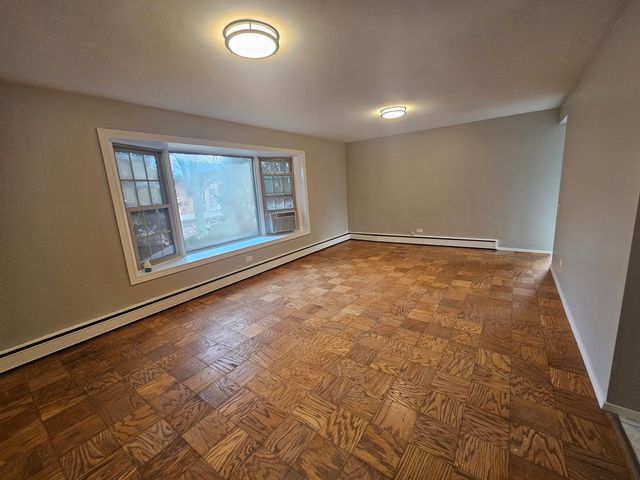 863 N Northwest Highway 1, Park Ridge, IL 60068