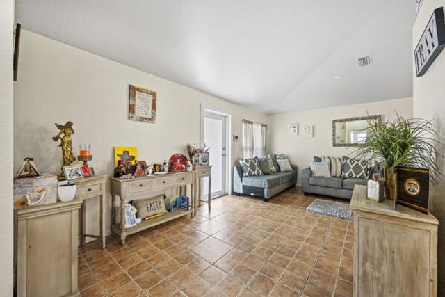 1274 W 33rd Street, Riviera Beach, FL 33404