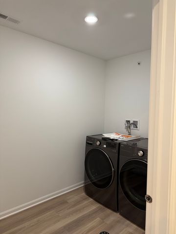 287 Kingsport Drive, South Elgin, IL 60177