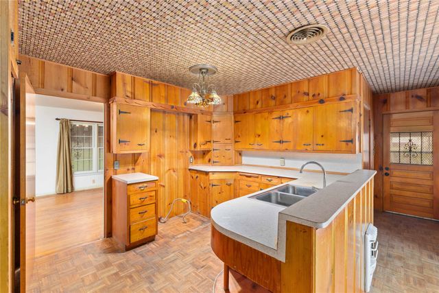 3904 Oakdale Drive, Brownwood, TX 76801