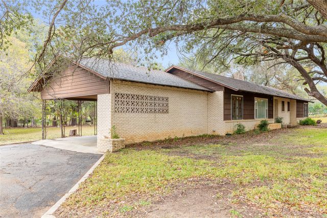 3904 Oakdale Drive, Brownwood, TX 76801