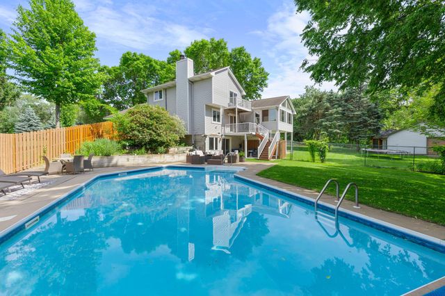 8204 Horizon Drive, Shakopee, MN 55379
