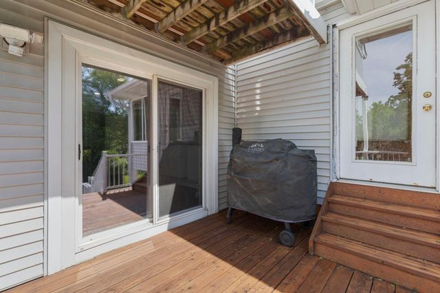 8204 Horizon Drive, Shakopee, MN 55379