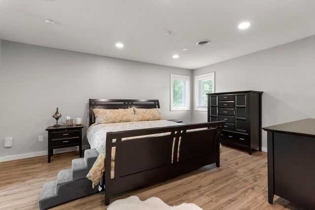 8204 Horizon Drive, Shakopee, MN 55379