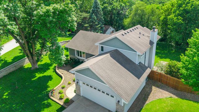 8204 Horizon Drive, Shakopee, MN 55379