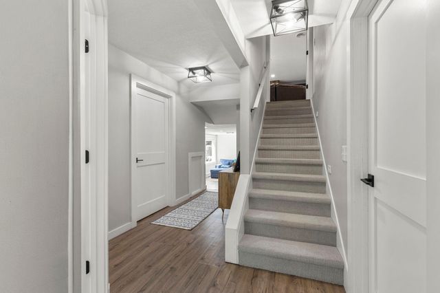 8204 Horizon Drive, Shakopee, MN 55379