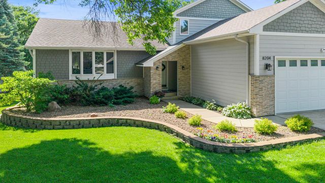 8204 Horizon Drive, Shakopee, MN 55379