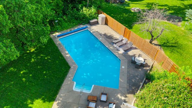 8204 Horizon Drive, Shakopee, MN 55379