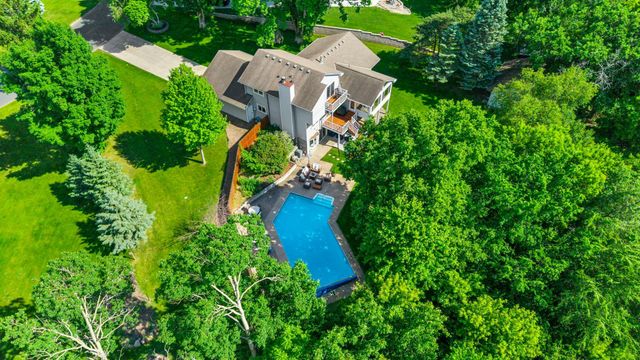 8204 Horizon Drive, Shakopee, MN 55379