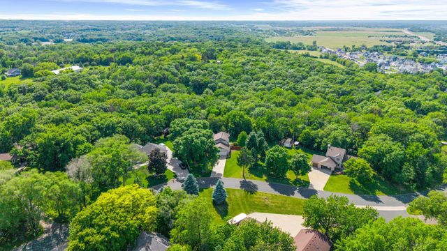 8204 Horizon Drive, Shakopee, MN 55379