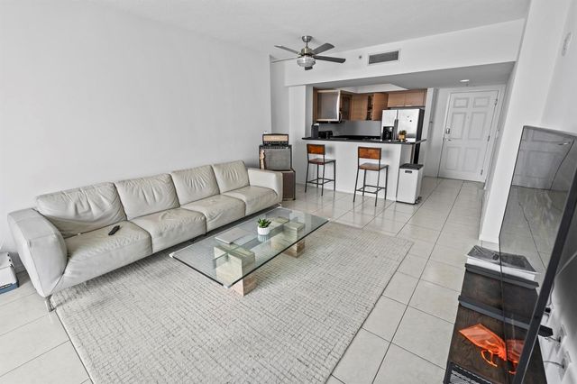 140 S Dixie Highway 905, Hollywood, FL 33020