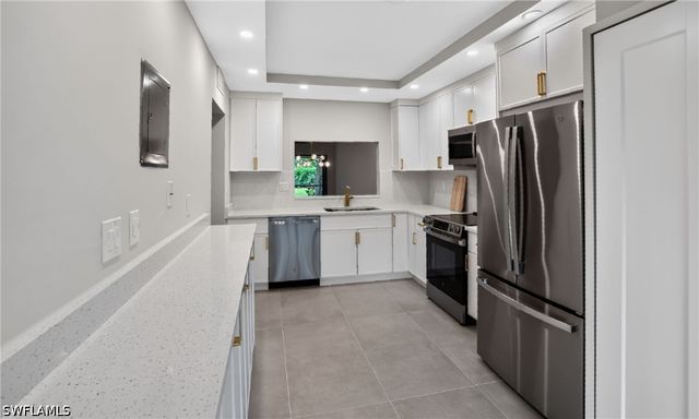 1826 Kings Lake BLVD 101, Naples, FL 34112
