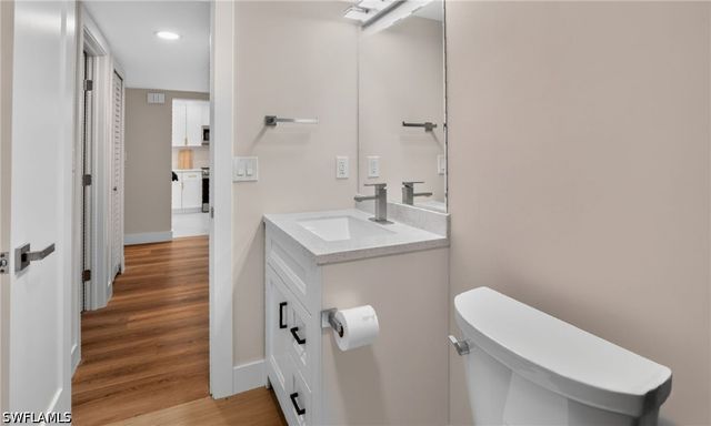 1826 Kings Lake BLVD 101, Naples, FL 34112