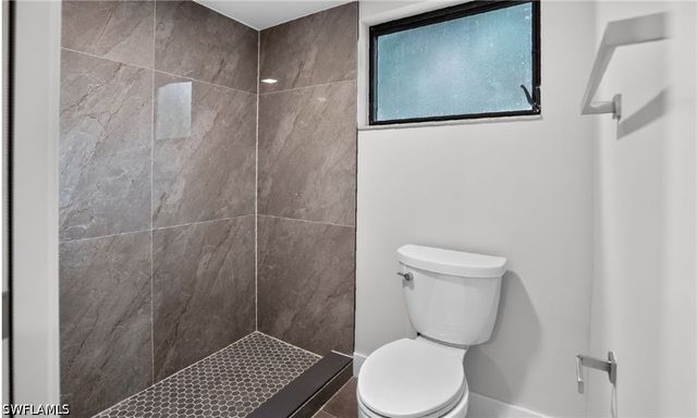 1826 Kings Lake BLVD 101, Naples, FL 34112