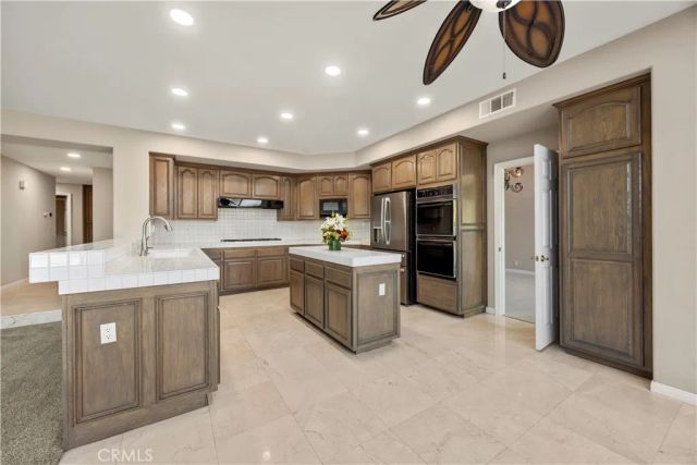 2871 N Roxbury, Orange, CA 92867