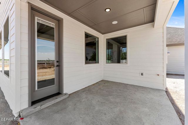 160 Johnny Telles Drive, Clint, TX 79836