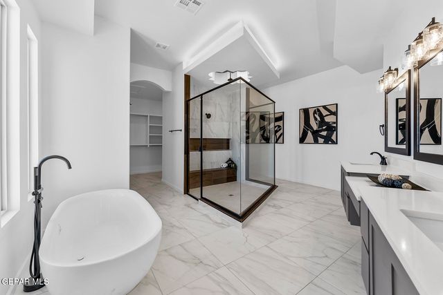 160 Johnny Telles Drive, Clint, TX 79836