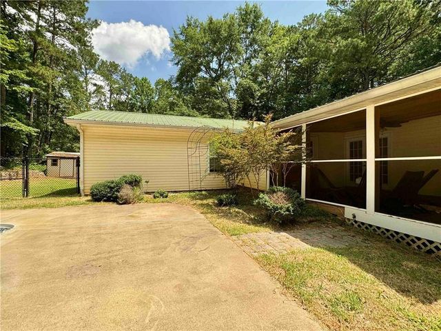 90 Howard Road, Senoia, GA 30276