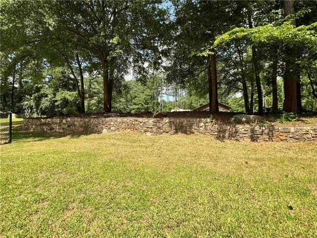 90 Howard Road, Senoia, GA 30276