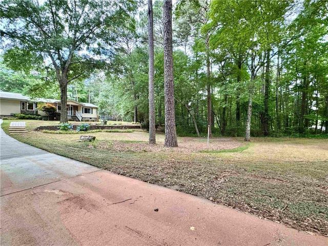 90 Howard Road, Senoia, GA 30276