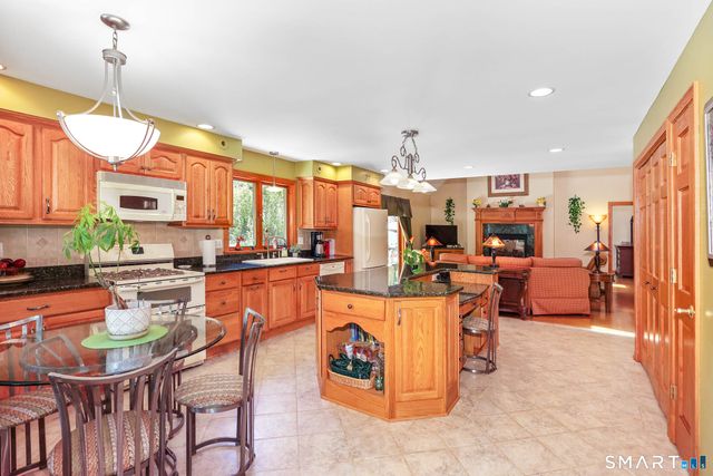 20 Loyola Road, Woodstock, CT 06281