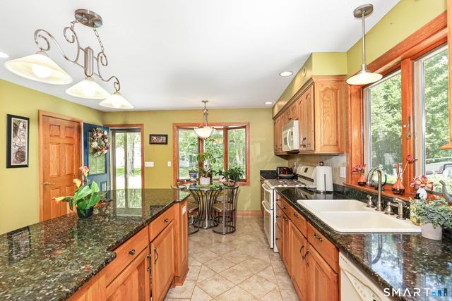 20 Loyola Road, Woodstock, CT 06281
