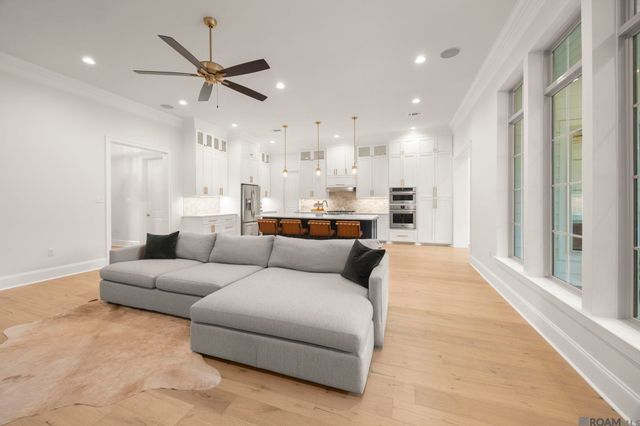 19442 River Breeze, Saint George, LA 70816
