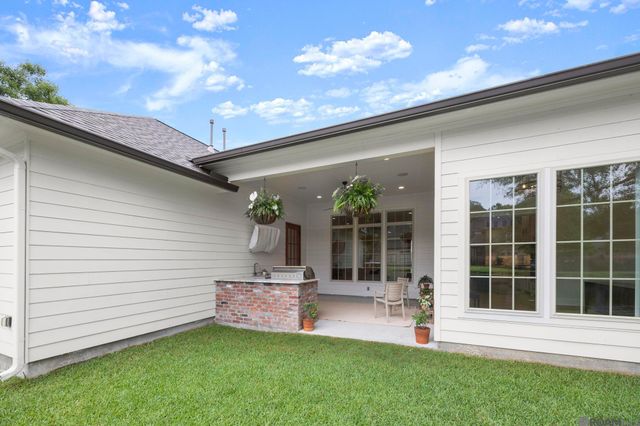19442 River Breeze, Saint George, LA 70816